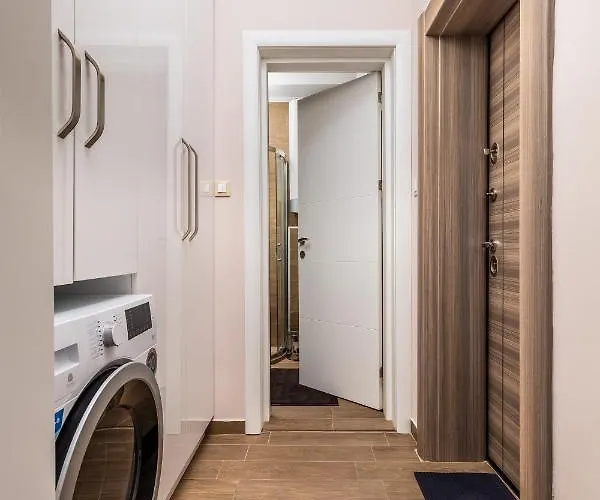 Apartamento Stella 1&2 - Pink And Grey Near The Singing Fountains By Flat Mаnager *