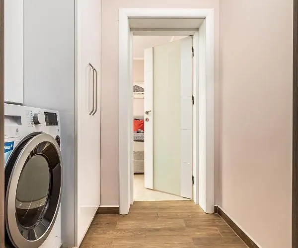 Stella 1&2 - Pink And Grey Near The Singing Fountains By Flat Mаnager * Plovdiv