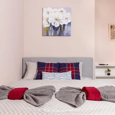 Stella 1&2 - Pink And Grey Near The Singing Fountains By Flat Mаnager Plovdiv