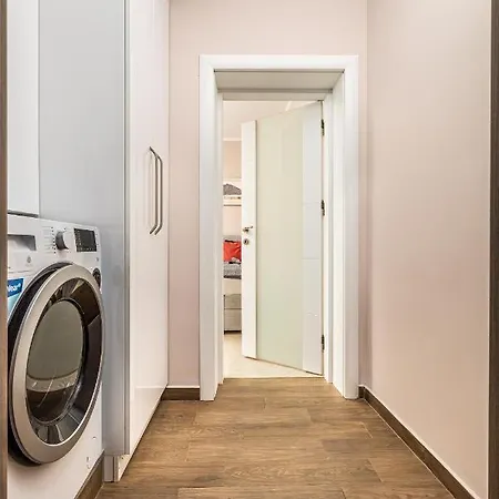 Stella 1&2 - Pink And Grey Near The Singing Fountains By Flat Mаnager * Plovdiv